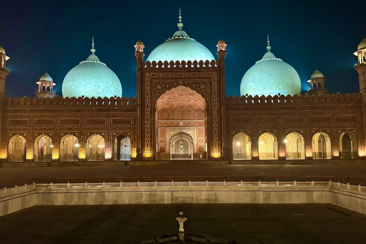 Rent a Car in Anarkali, Lahore